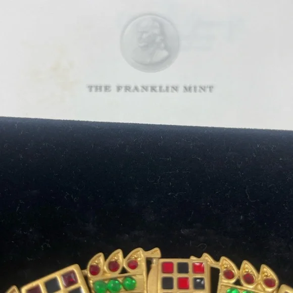 Franklin Mint Gold and Green Necklace with Red Accents - Picture 3 of 12